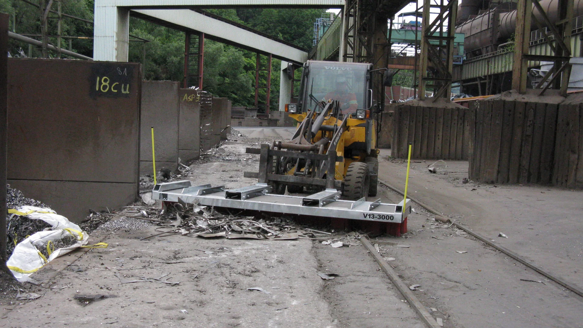 cleansweep-kehrbesen-recycling-schwerlastzufahrt-metallabrieb