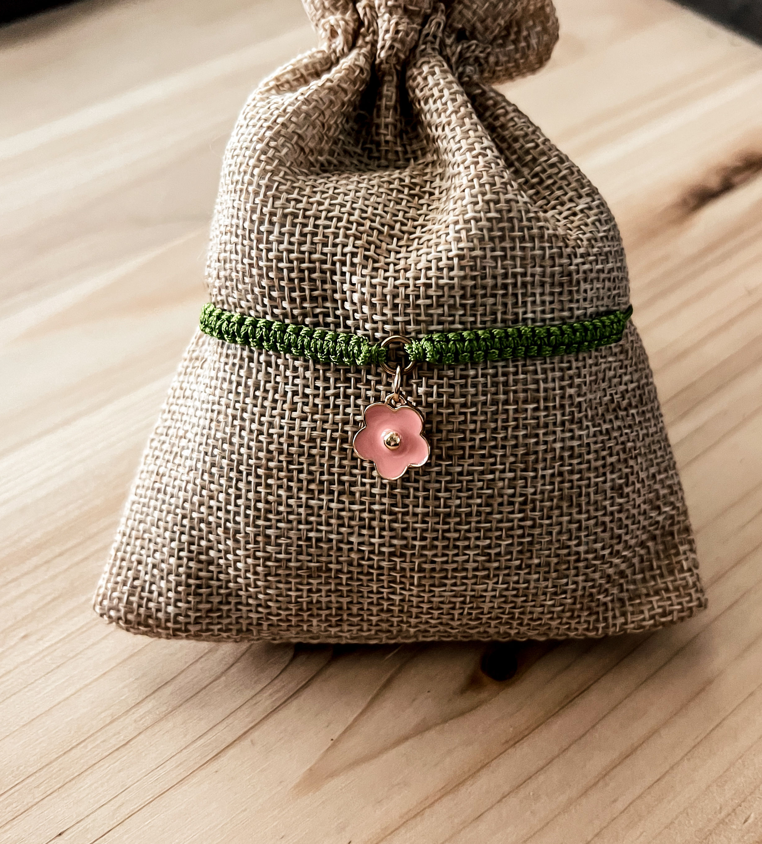 Knotted Daisy Bracelet