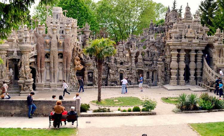 palais idéal facteur cheval, monument francais, endroit a visiter en france, que visiter en france, patrimoine mondial de l unesco, lieux insolites france, monument prefere des francais, atlas des patrimoines