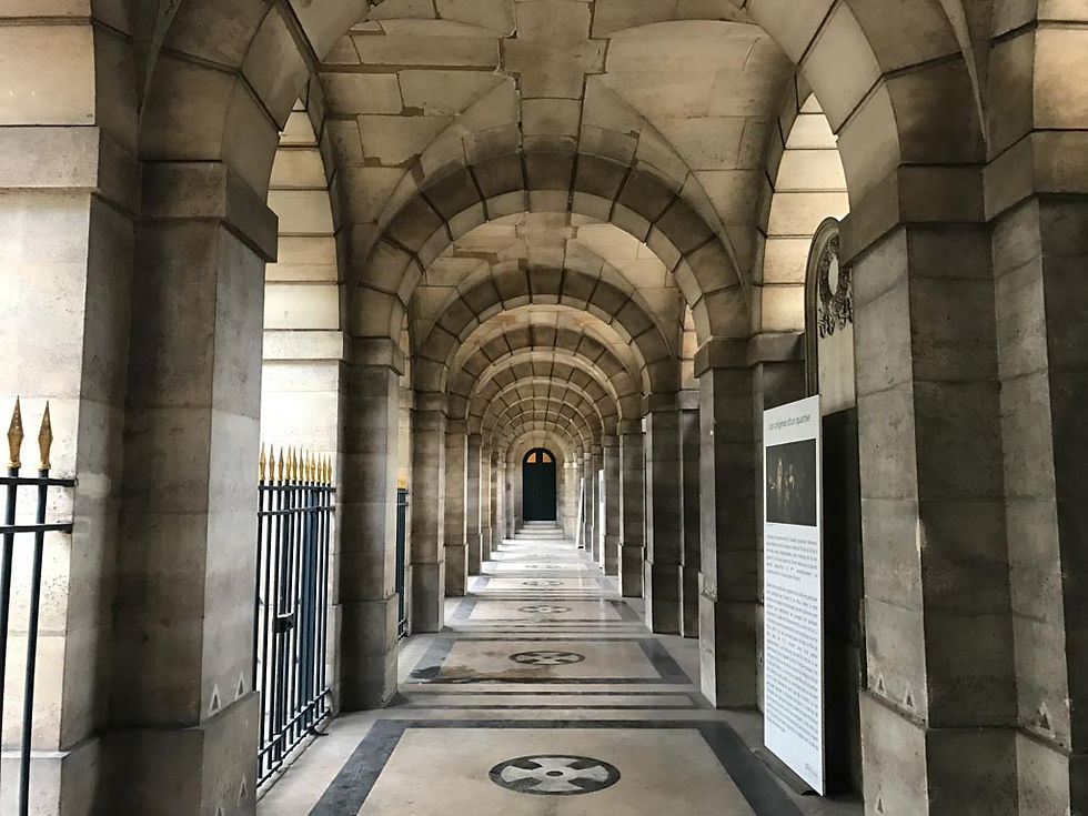 Photo Chapelle Expiatoire Paris, endroit a visiter a paris, balade autour de paris, lieu insolite, paris secret, ou se balader a paris, visite gratuite paris, que visiter à paris gratuitement, carte balade, tracé balade, parcours balade, plan balade