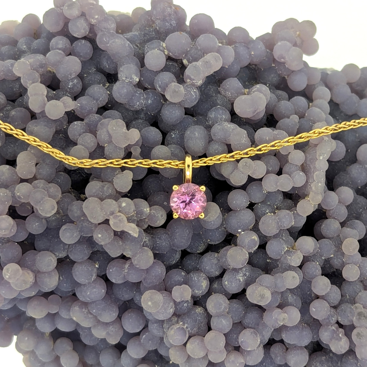 0.87 carat Pink Sapphire Pendant in 14K Yellow Gold