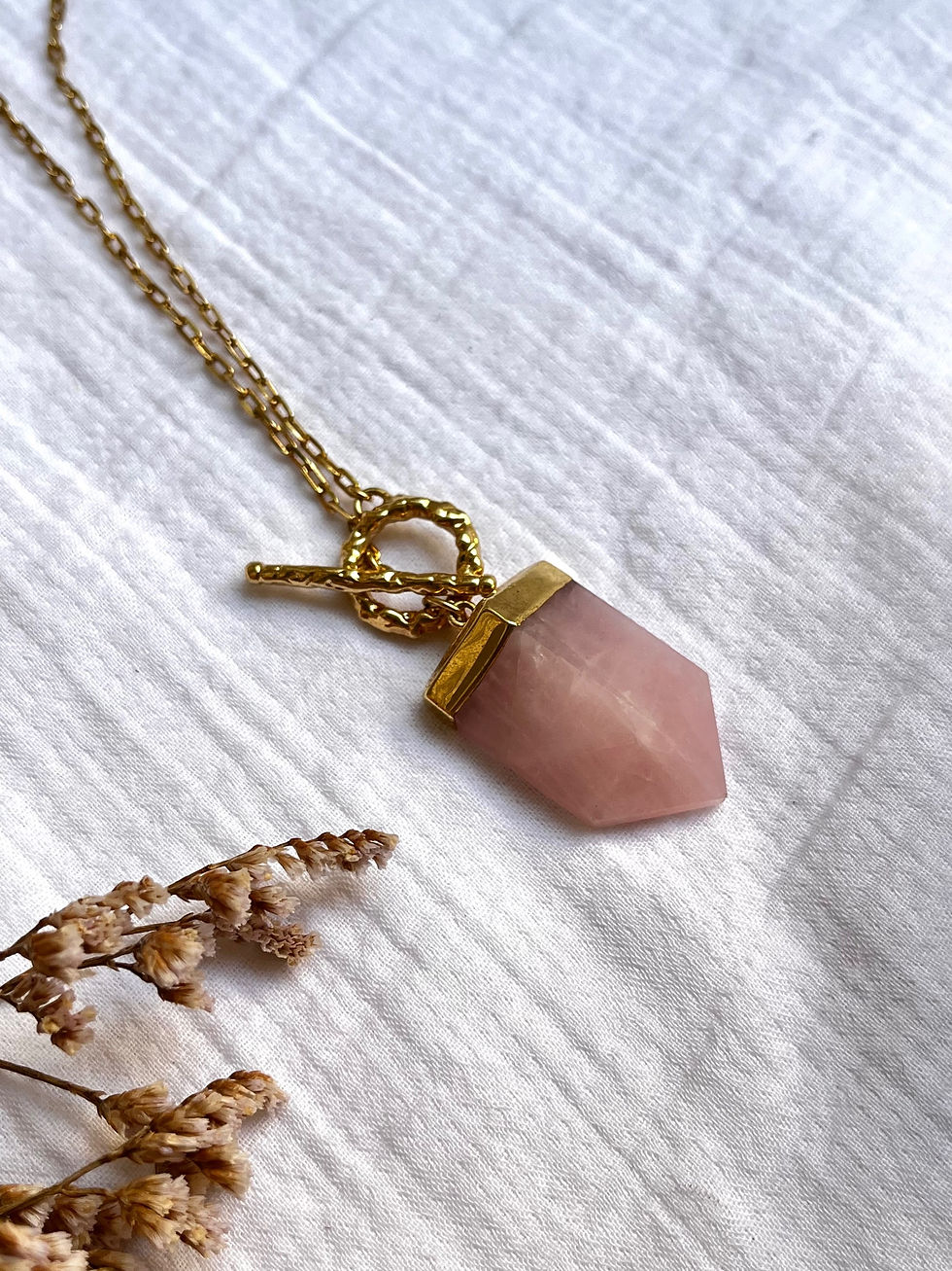 שרשרת בציפוי זהב עם אבן רוז קוורץ