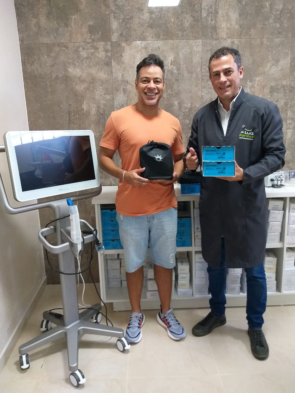 Dr Luiz Fontes, Especialista Invisalign em Cristalina, Especialista em Sorrisos, Dentista em Cristalina, Odontopediatra
