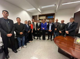 Auxílio-Moradia e Fim do IR no serviço voluntário são prioridades apresentadas à senadora Leila