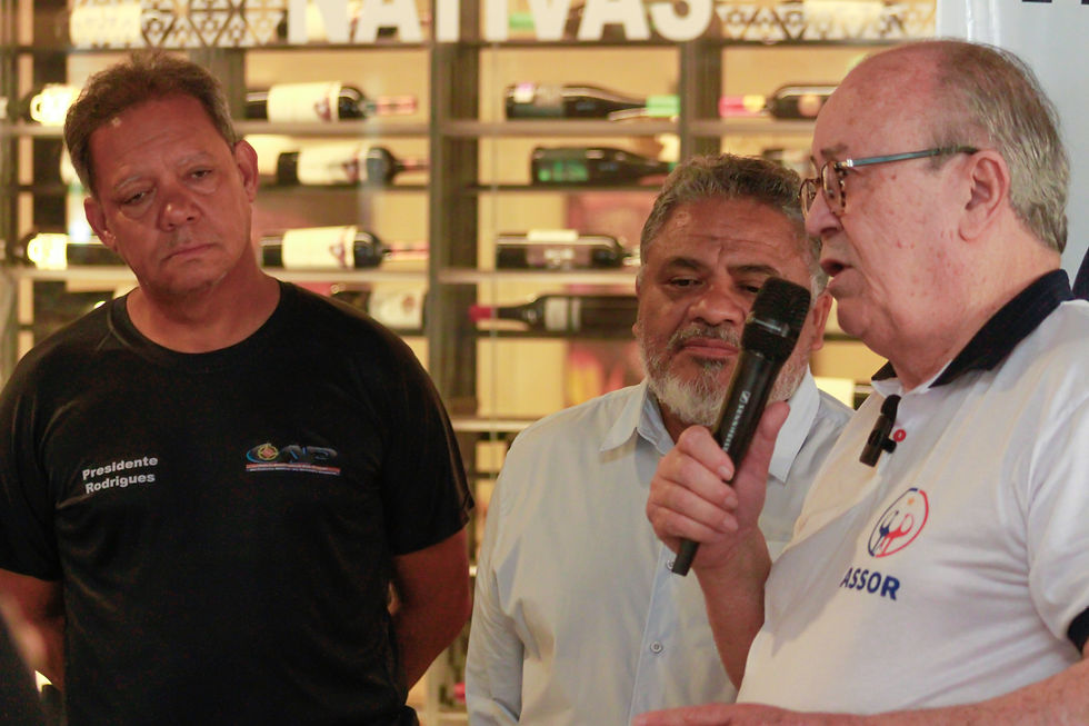 Coronel Wellington Corsino da ASSOR, Sargento Lusimar Arruda Jabá da ASFAM e Suplente de Deputado Distrital e o Sargento Rodrigues, presidente da CAPPMDF - foto: Fabio Lopes