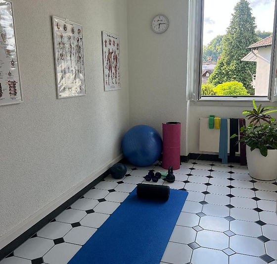 thumbnail (1)_edited.jpg