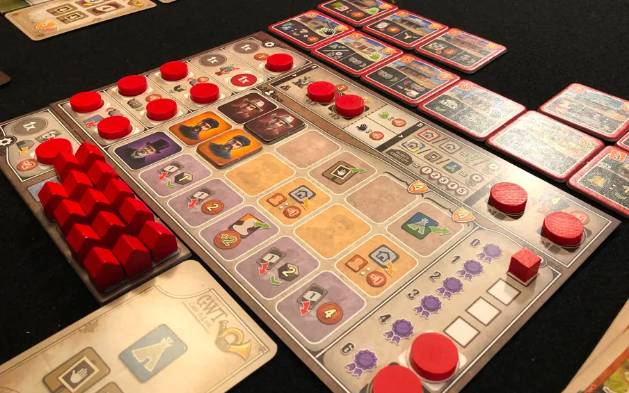 Posiadacze pierwszej edycji zawsze z zazdrością spoglądać będą na dwuwarstwowe planszetki z nowych edycji GWT, zdjęcie Daniela Mizielińskiego z BGG