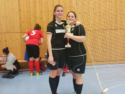 Selin und Schwester Ranan Pamir