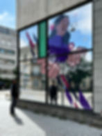 Fresque vitrophanie signalétique INP ENSGSI Nancy – art mural street art sur façade vitrée, illustration main, direction artistique - STUDIO VÉBÉ