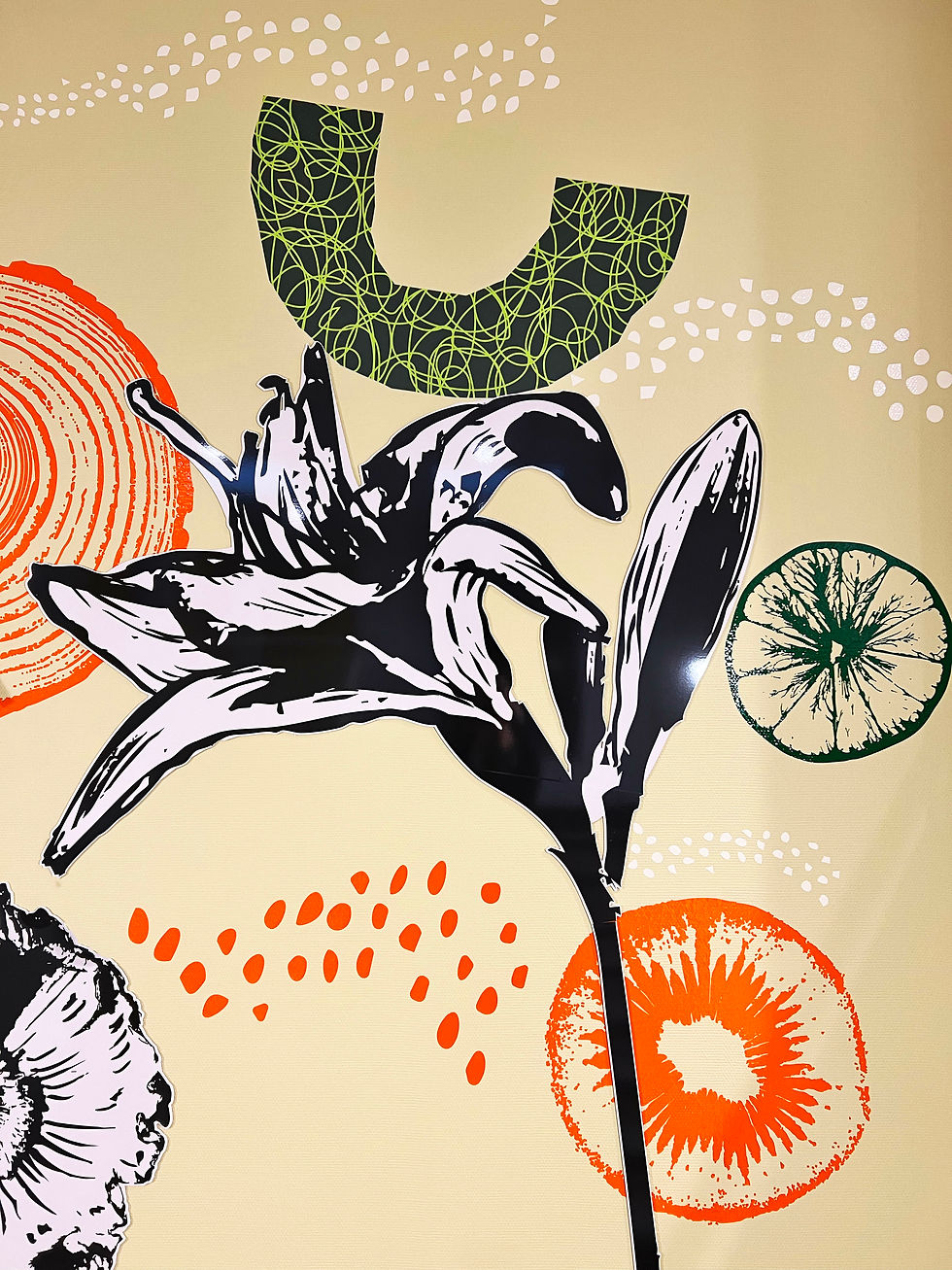 STUDIO VÉBÉ • Direction artistique de fresque d'art mural et signalétique décoration intérieur monumentale Résidence Senoir Vivest Metz