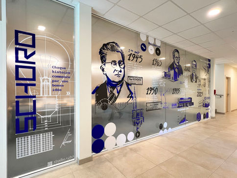 fresque murale entreprise
vitrophanie artistique Alsace
signalétique décorative sur-mesure
design mural professionnel
vitrophanie floutée salle de réunion
illustration à la main bâtiment
studio design Grand Est
STUDIO VÉBÉ Metz
identité visuelle entreprise Alsace
décoration murale corporate
design graphique mural bureaux
signalétique Grand Est
marquage porte design
vitrophanie contemporaine
art mural entreprise
création artistique sur mesure
fresque corporate intérieure
vitrophanie street art entreprise
signalétique bâtiment tertiaire
design narratif architecture
timeline illustrée murale
installation signalétique décorative
décoration vitrée bâtiment pro
projet mural personnalisé
studio graphique Strasbourg Metz
