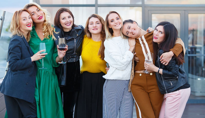 נשים נהנית בסדנת סטיילינג