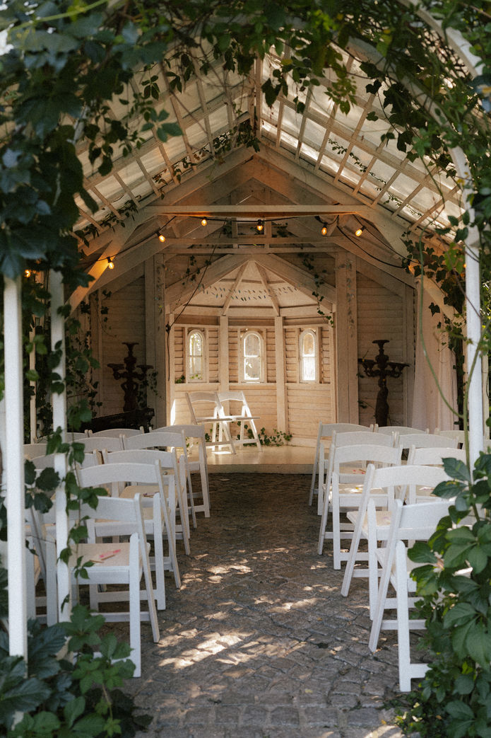 getting ready , moderne hochzeitsreportage, zeitlose und moderne hochzeitsfotografie, Hochzeitsfotografin berlin, Hochzeitsfotografin Dresden, Hochzeitsfotografin Deutschland, echte hochzeitsfotos, stylische hochzeitsfotos, moderne hochzeitsfotos, freie Trauung, heiraten zu zweit, elopement , moderne schwarz weiß hochzeitsfotos, echte hochzeitsfotos, authentische hochzeitsreportage ,heiraten im berliner dom, elegante hochzeit, elegante hochzeitsfotos, oberhafenkantine berlin