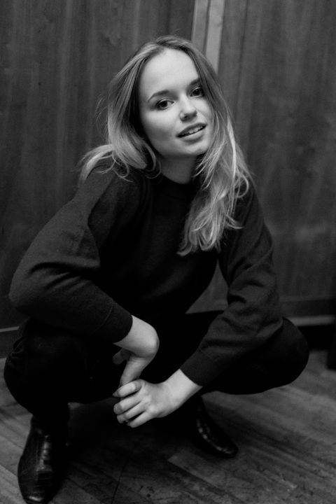 Schauspielerin Larissa Sophie Römer Schauspieler  portrait Schwarzweiß portrait Fotograf berlin, portrait fotografie , schwarzweiß fotografie , headshots berlin, schauspieler portrait fotografie Fotograf berlin