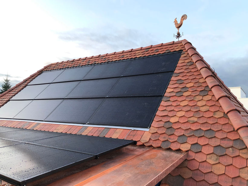 Dachsanierung mit Biberschwanzziegeln & Photovoltaik in Utzenstorf