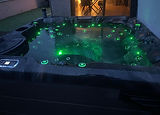 Clean hot tub water
