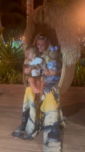 paris hilton family vacation