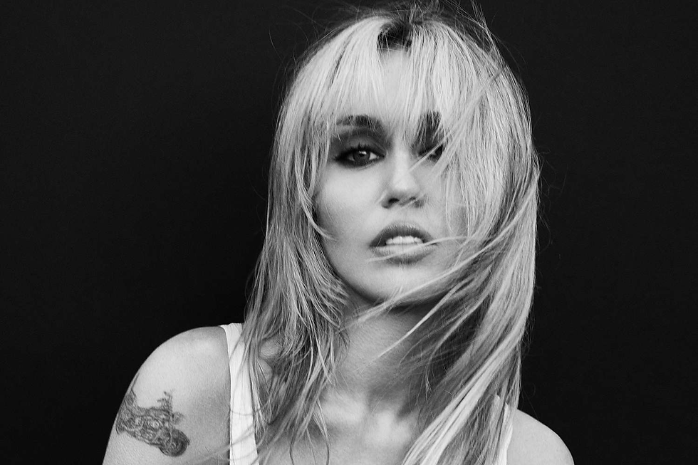 Miley Cyrus, Bass Persuades, super bowl