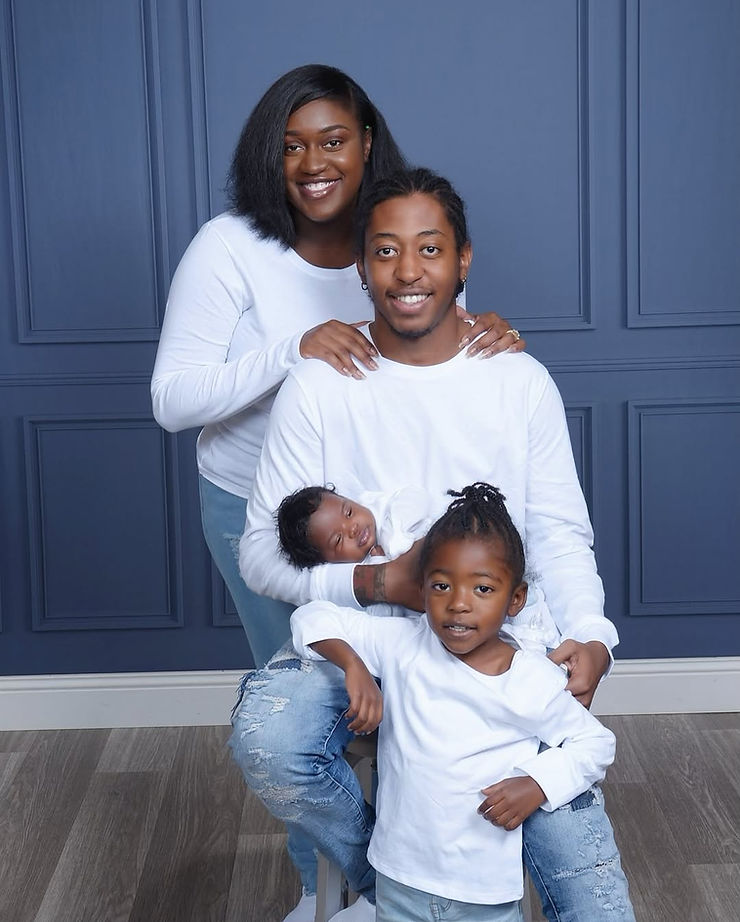 Kayla Jones and Family (Credit: Instagram)