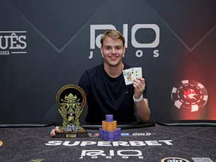 Em mesa final com seu pai, Eduardo Kac é campeão do Double Rivers K.O do JPT: “o primeiro de muitos”