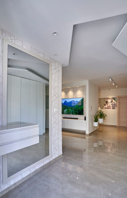 Glossy flooring, ריצוף מבריק