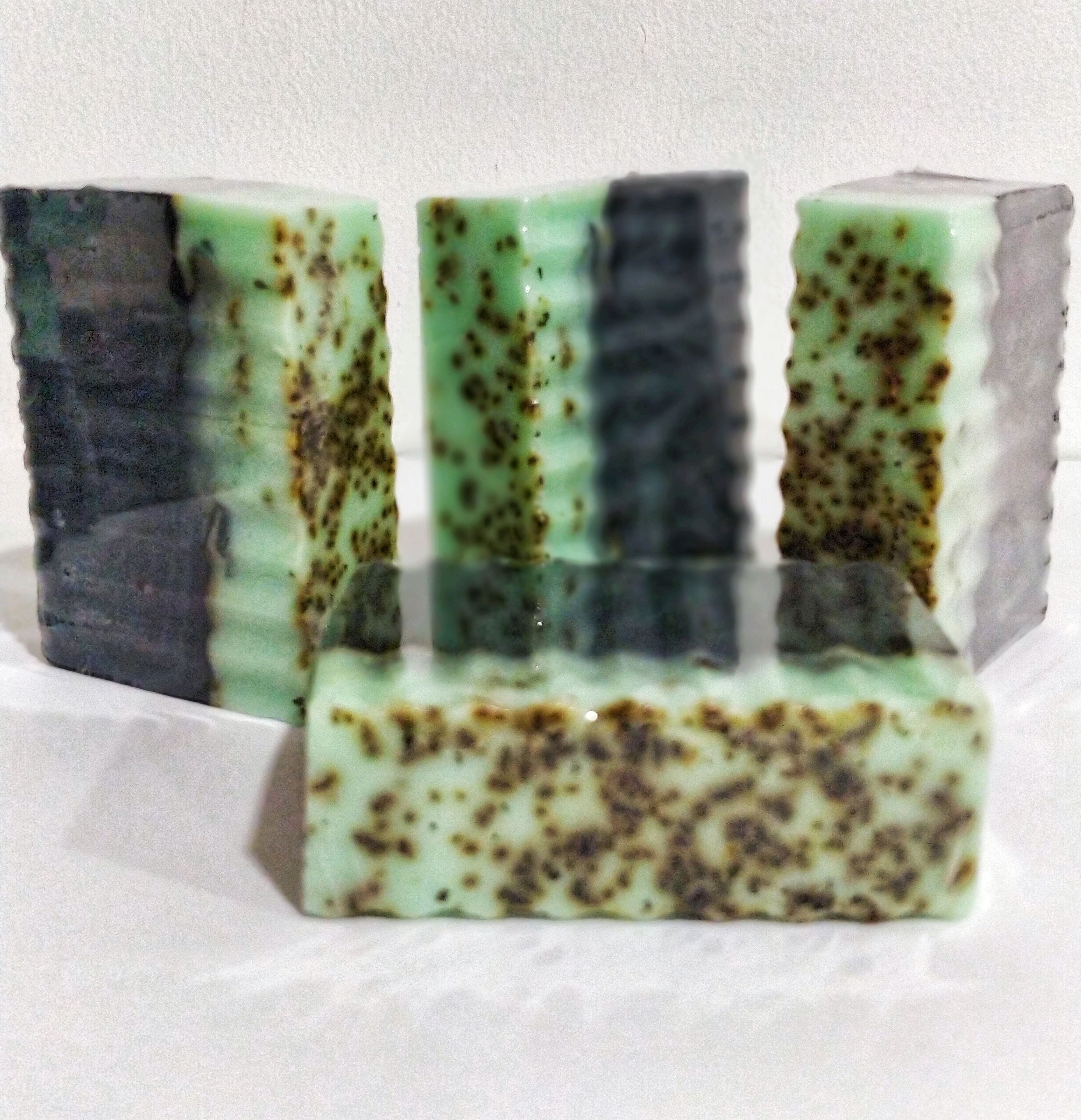 Green Tea, Vetiver, Charcoal and Clay Antioxidant Bar