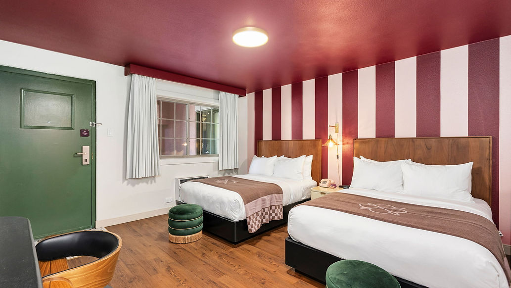 7-web-or-mls-914 S College Ave 66.jpg