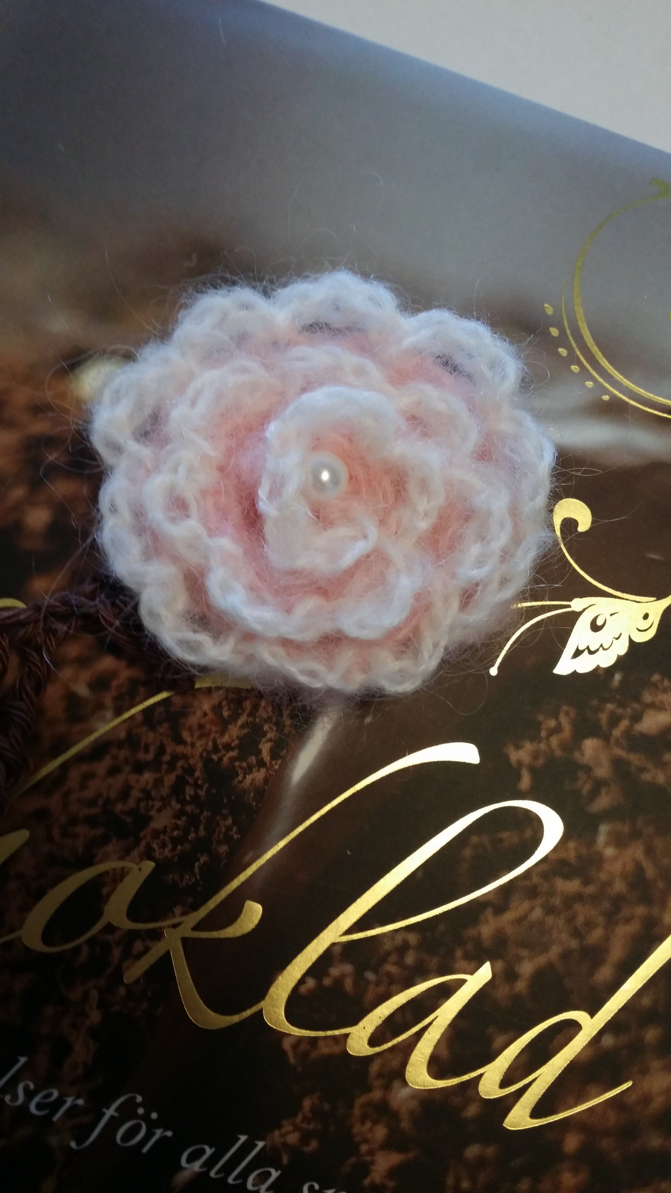 Bokmärke Romantisk Rosa Virkad Ros