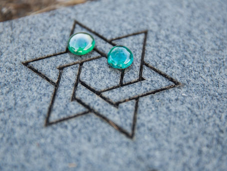 Buying a Jewish Cemetery Plot in South Florida: Broker vs. Cemetery (2025 Guide)