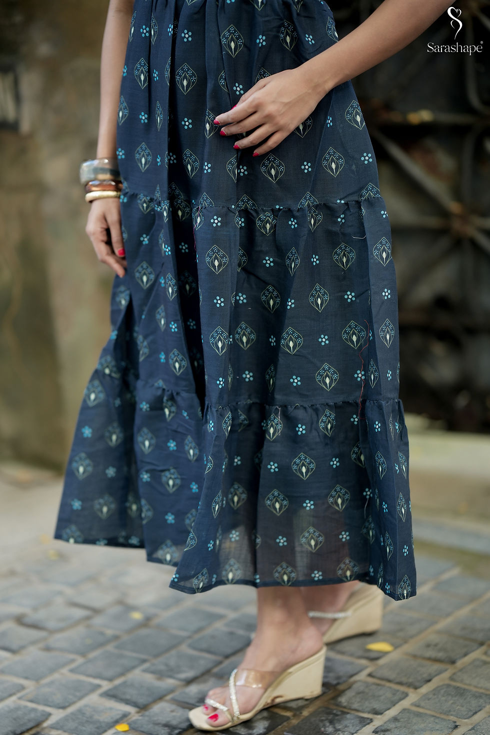 Thumbnail: Gaadha Feeding Linen dress With Lining & Feeding Zip