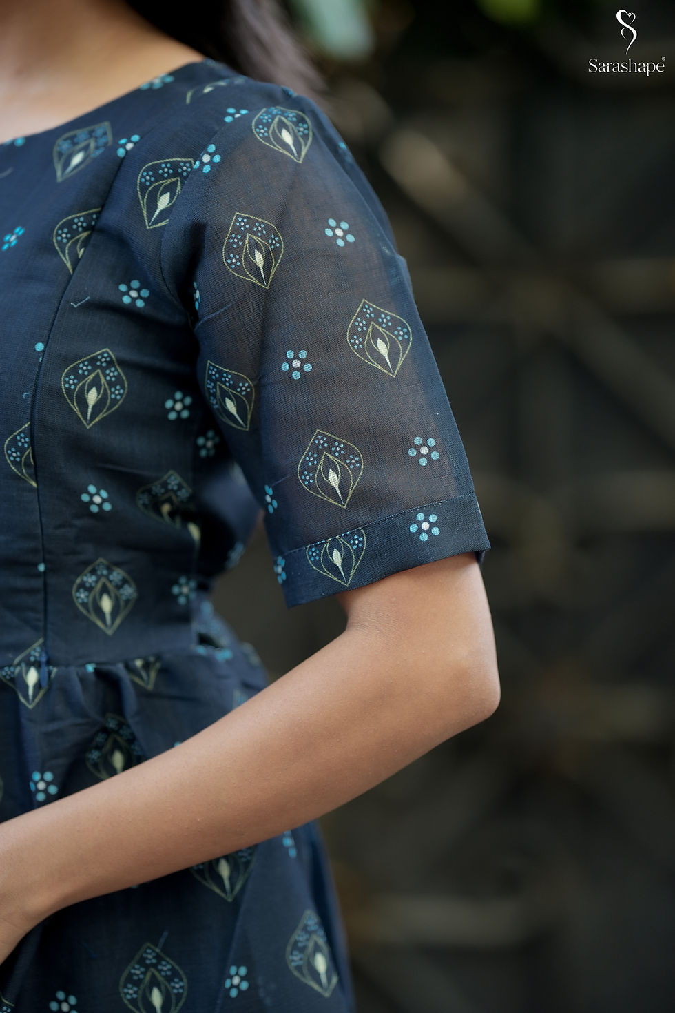 Thumbnail: Gaadha Feeding Linen dress With Lining & Feeding Zip