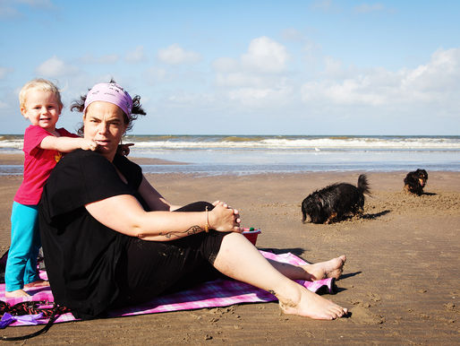 Dwergteckels aan de waterlijn
