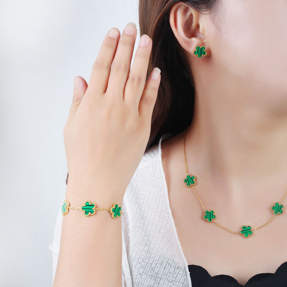 Thumbnail: White Black Red Green Shell Five Leaf Flower Stainless Steel Ladies Bracelet Sim