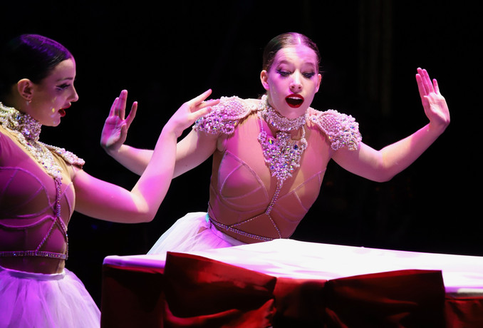 Dancers 3 (c)Stefan Gierisch.jpg