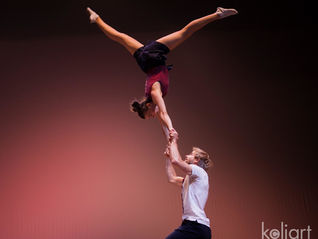 Between street theatre and theatre stage - Duo ARAMELO