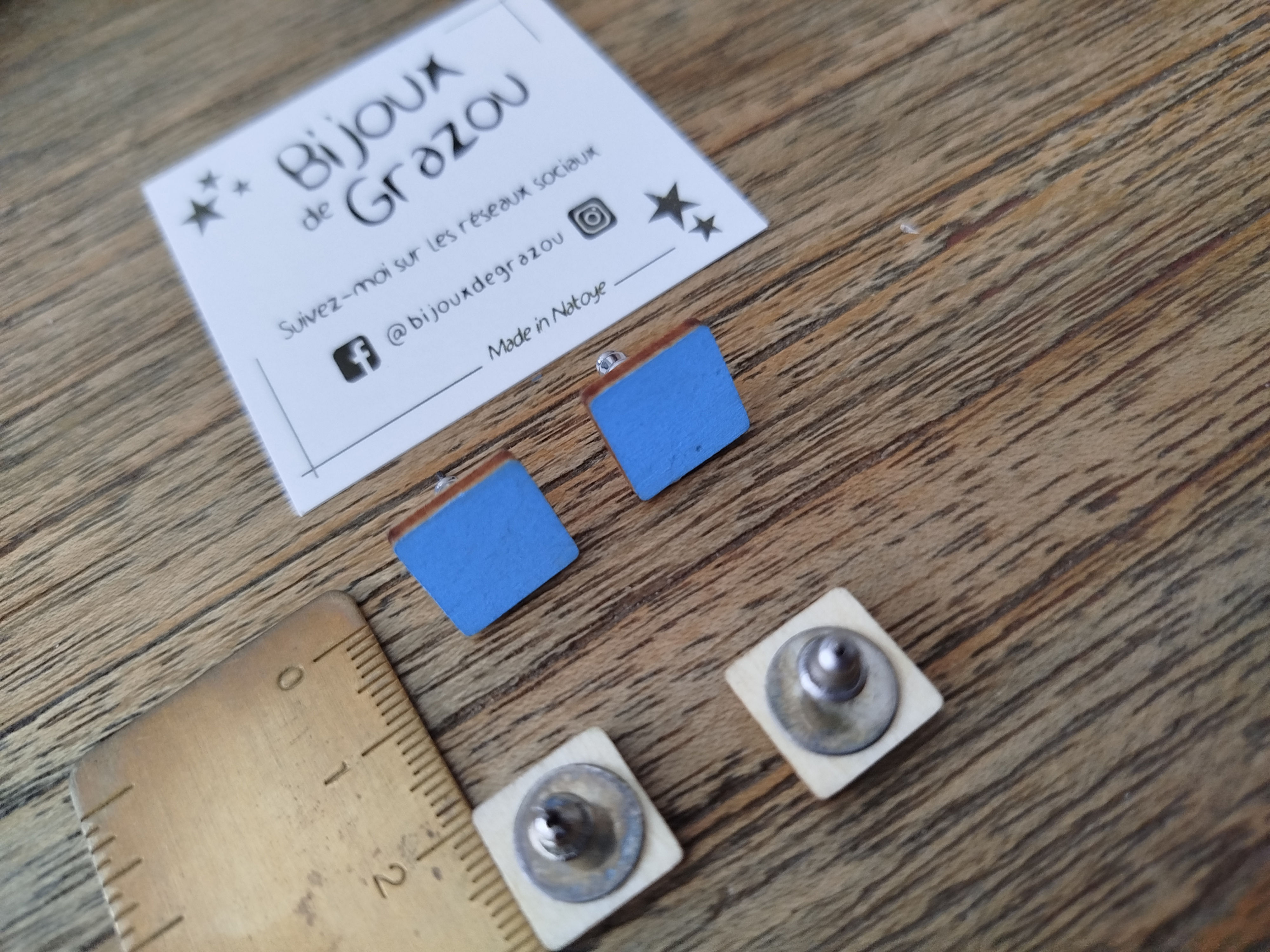 Boucles carrées bleues