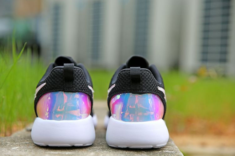 תמונה ממוזערת: ROSHE RUN-Hologramic