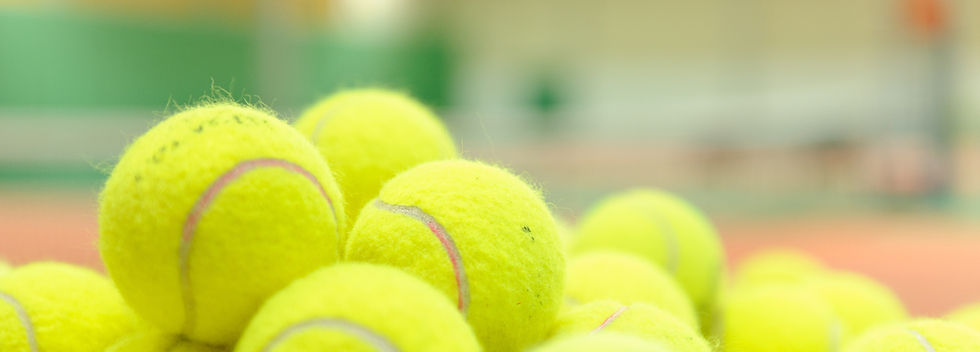 Pile di palle da tennis