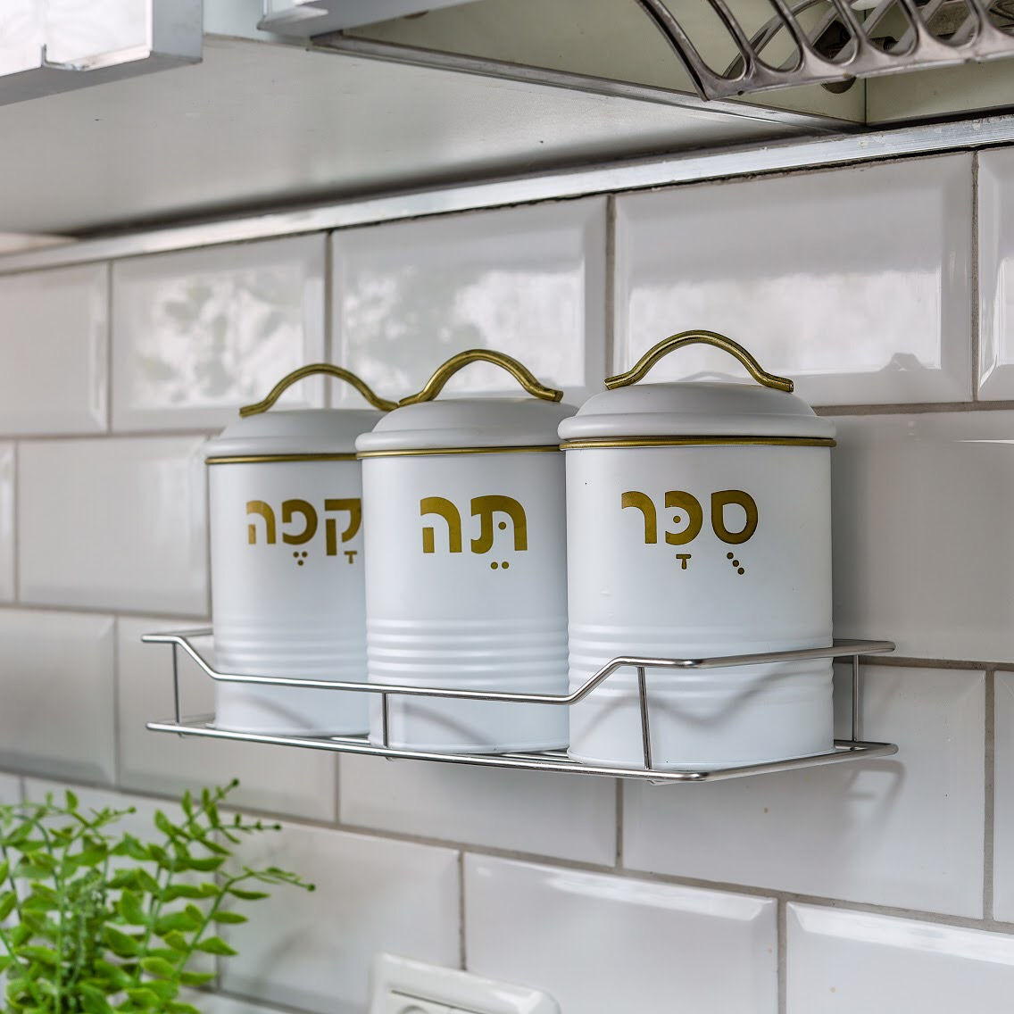 מדף קלאסי ללא קידוח למטבח