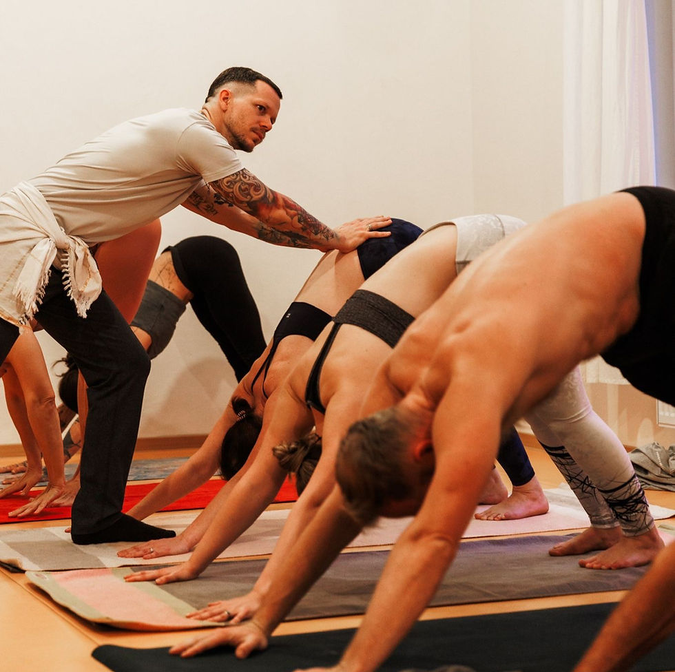 Týdenní praxe MYSORE Ashtanga jógy s Jarom Pávkem