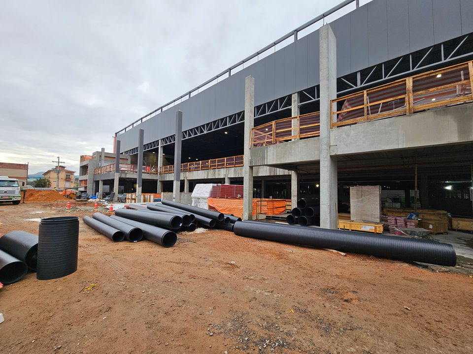 Indústria de Tubos em PEAD.