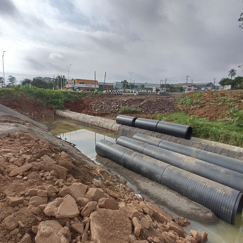 Indústria de Tubos em PEAD.