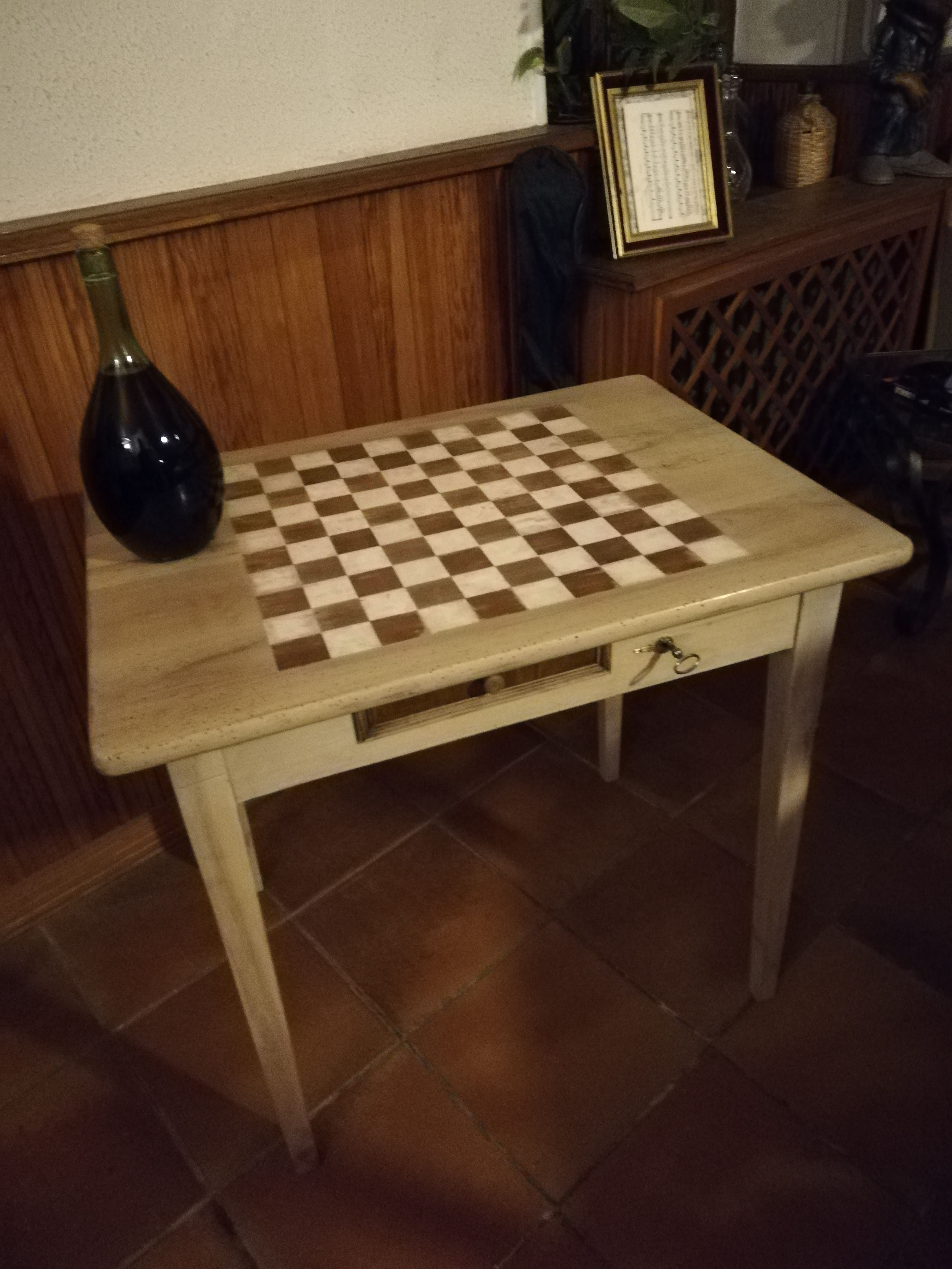 Table lingère transformée en jeu de dame