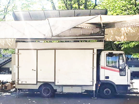 Miniaturbild: Autonegozio con Tenda N.117