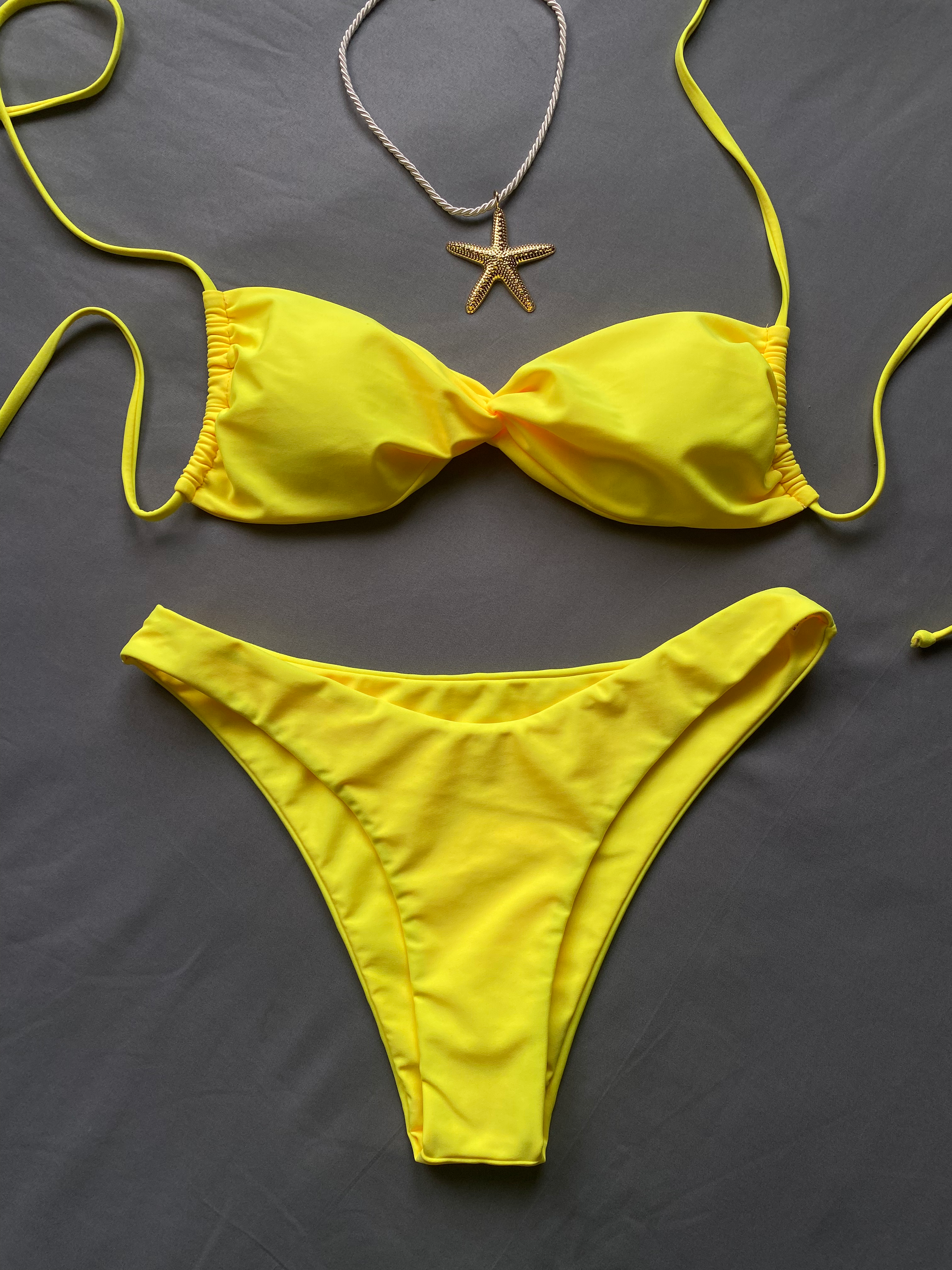 Bikini dos piezas amarillo neón 