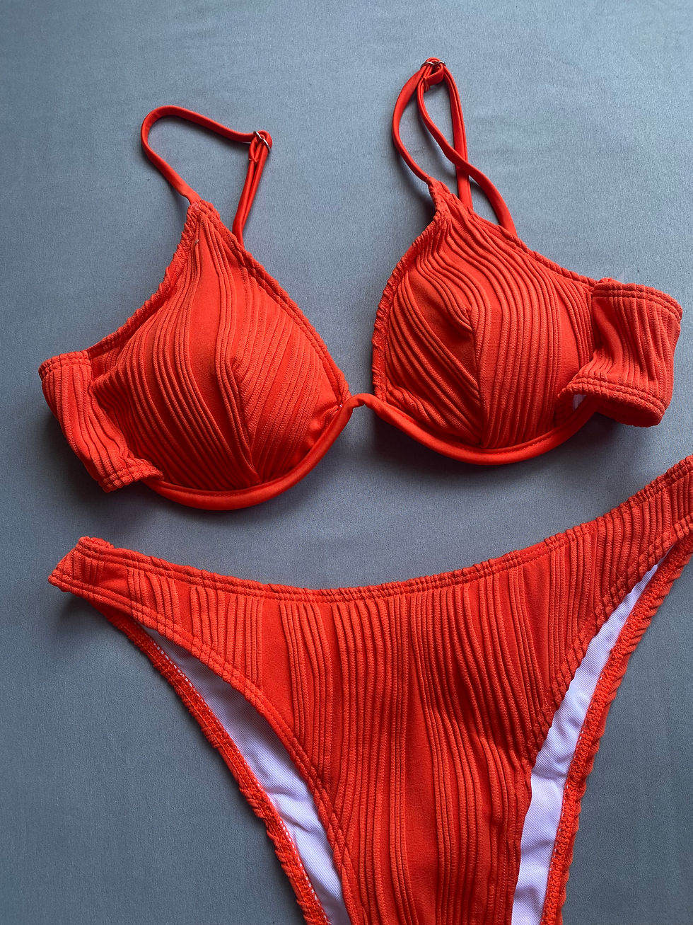 Miniatura: Bikini dos piezas de textura relieve