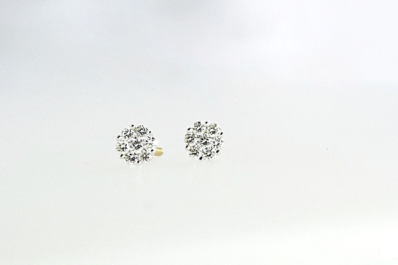 0.25ct Diamond Cluster Studs set in 18ct Yellow Gold