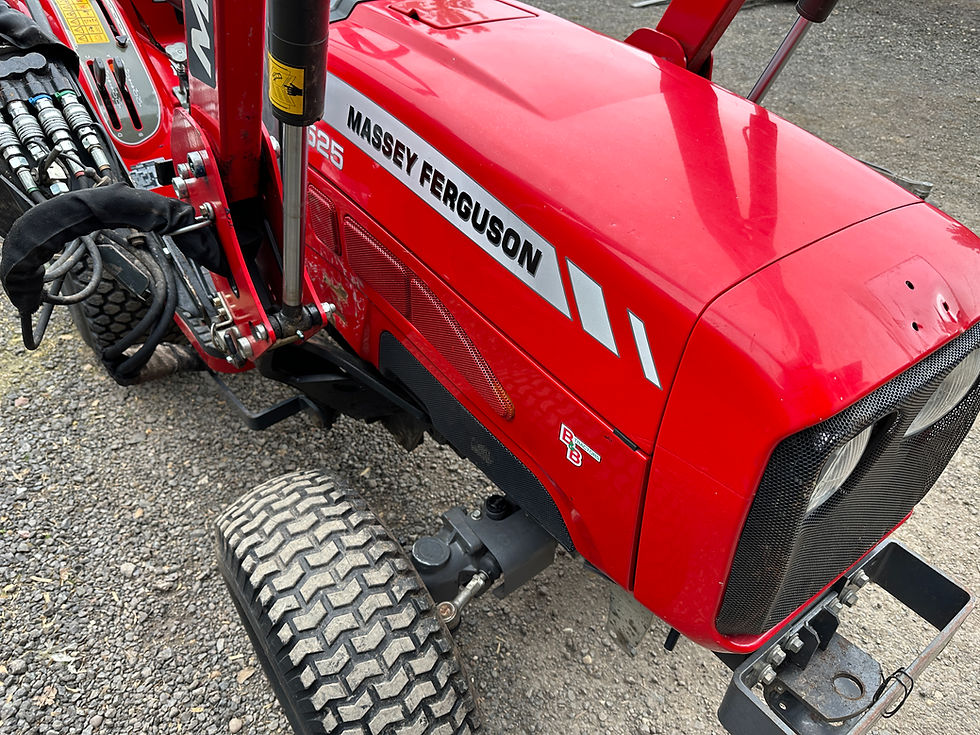 Thumbnail: Massey Ferguson 1525 Loader Trailer Compact Tractor