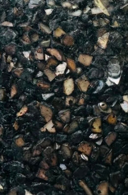 Close-up of Black Pearl crushed shell chips