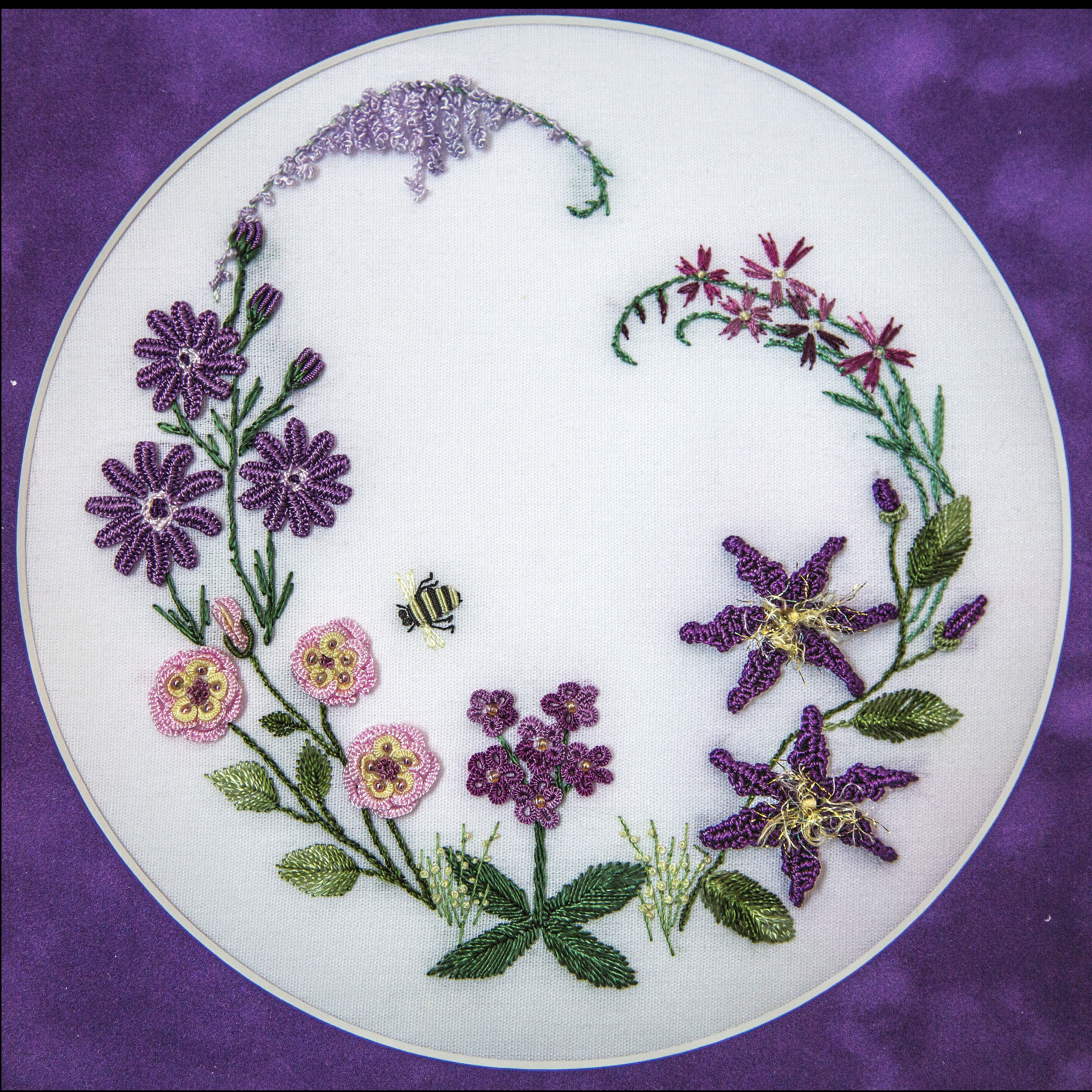 Summer Wreath - Intermed. Brazilian Dimen. Emb., Rayon Threads, Class and Kit